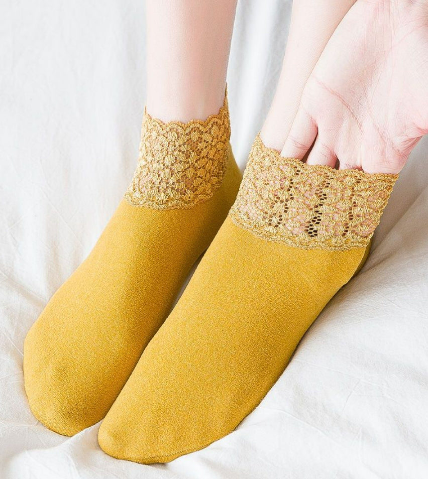 🥰🧦【8 чифта】🧦Ежедневни дамски спортни чорапи с дезодорант и абсорбиращи потта дантелени чорапи⚡Плътни и топли, могат да се носят и през зимата