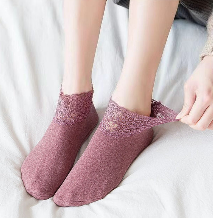 🥰🧦【8 чифта】🧦Ежедневни дамски спортни чорапи с дезодорант и абсорбиращи потта дантелени чорапи⚡Плътни и топли, могат да се носят и през зимата