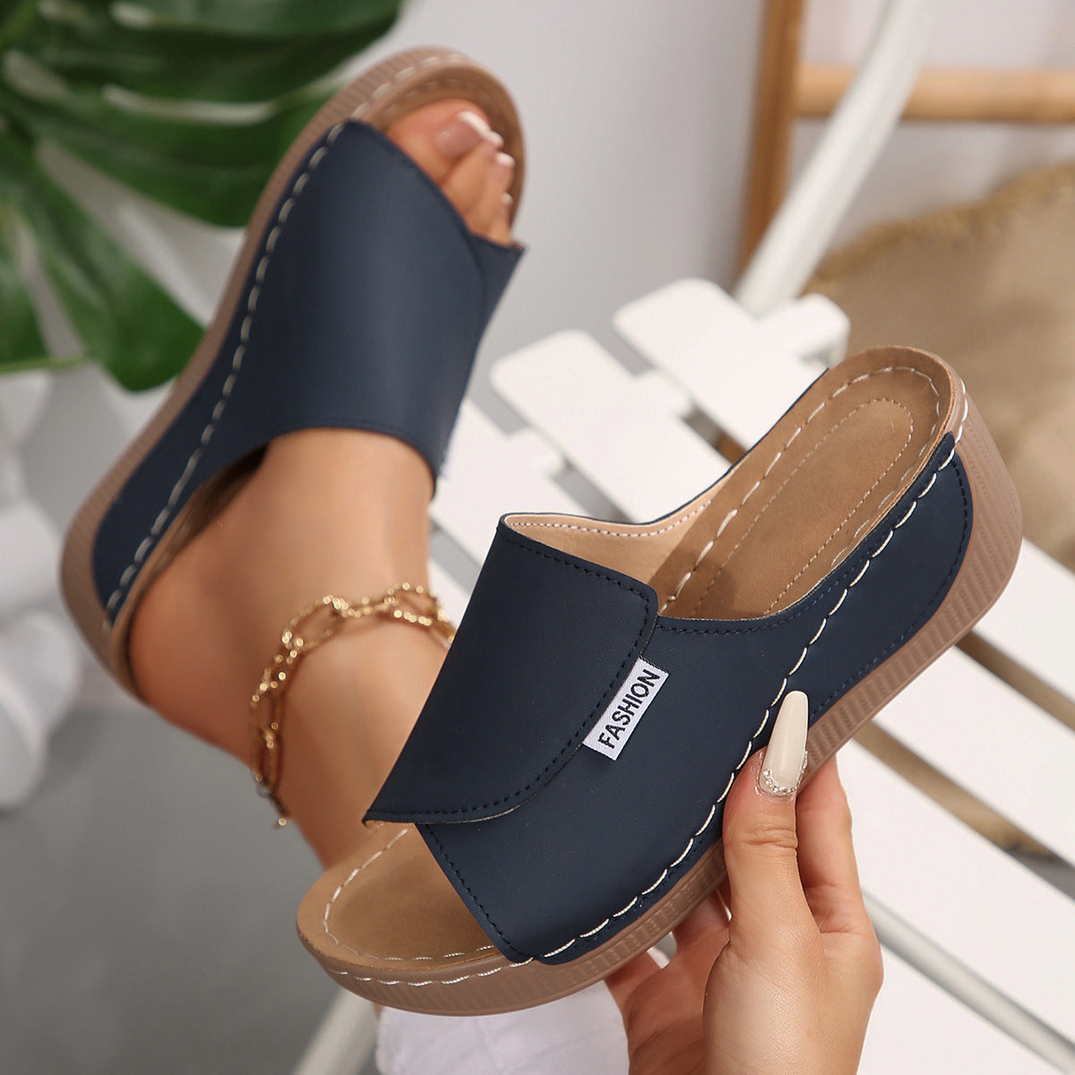 【Ponuda】 👡 【36-43】 2025. Nova europska i američka moda papuča na klin za plažu s ribljim ustima