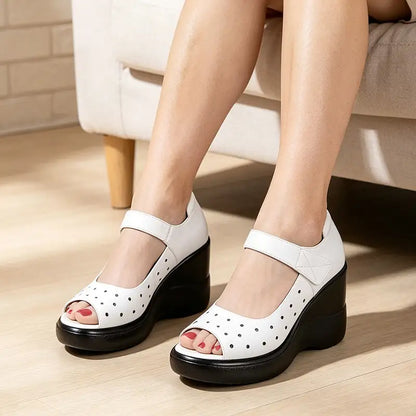 🎉【Oferty specjalne na święta】【35-43】🎁🎁Stylowe sandały na grubym koturnie i o ażurowej konstrukcji, zapewniającej przewiewność.