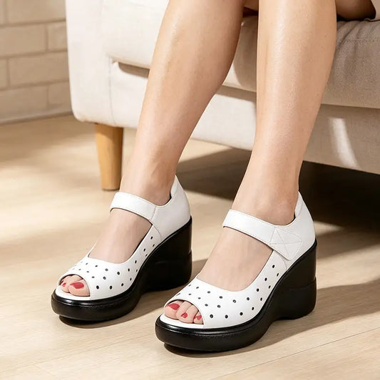 🎉【Oferty specjalne na święta】【35-43】🎁🎁Stylowe sandały na grubym koturnie i o ażurowej konstrukcji, zapewniającej przewiewność.
