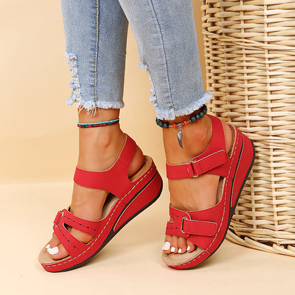 【💥50% zniżki💥】🔥【35-43】Modne letnie sandały na koturnie z grubą podeszwą,✨ wygodne i antypoślizgowe, 🌷oddychające i swobodne