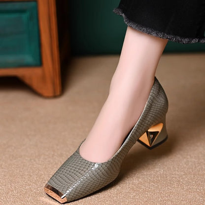 🥿【35-42】Nowe francuskie buty z grubymi obcasami i fakturą, płytkie otwarcie. Kwadratowy nosek, gruby obcas, modny styl