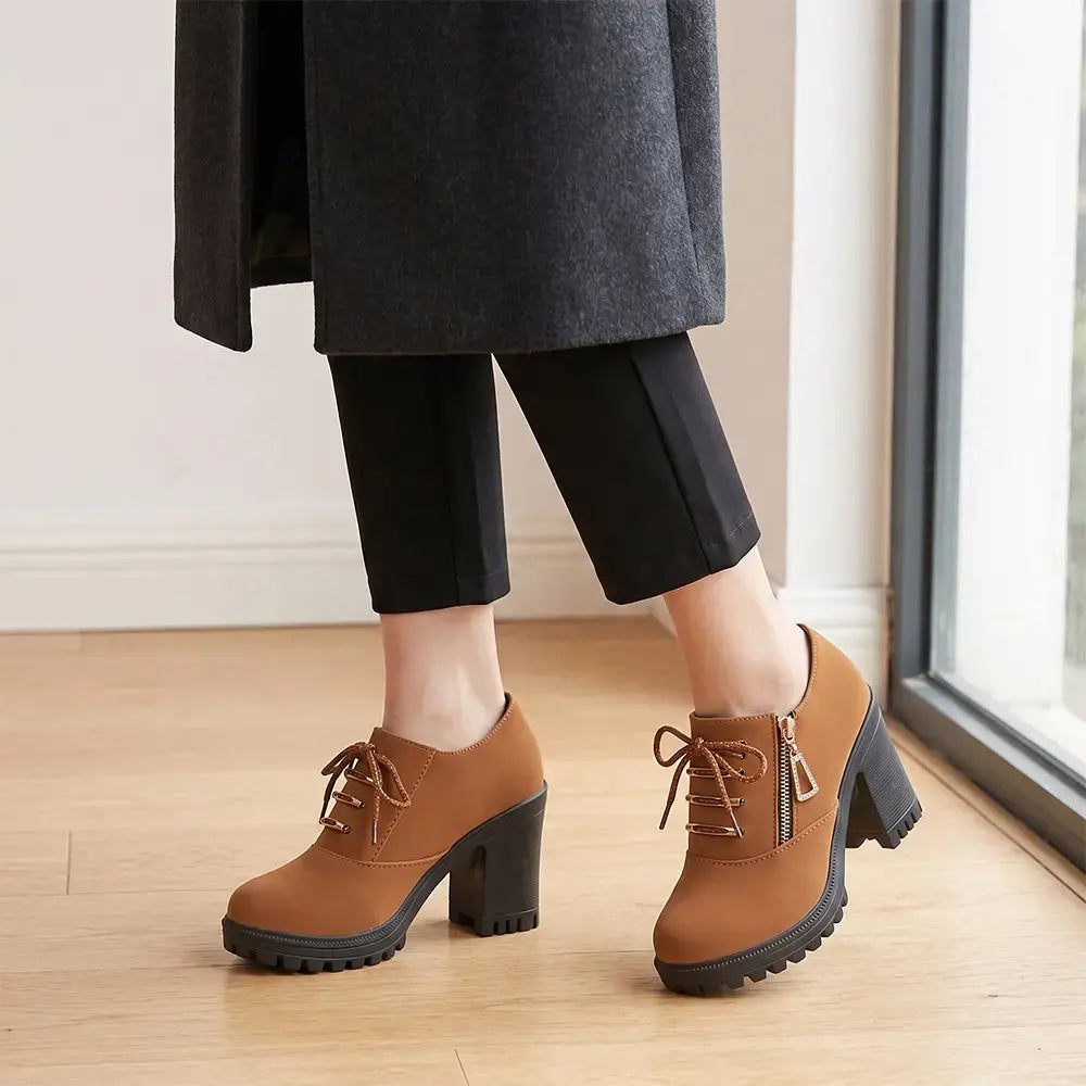 【35-42】🤎 Damskie brązowe botki na obcasie w stylu vintage — połączenie stylu i wygody