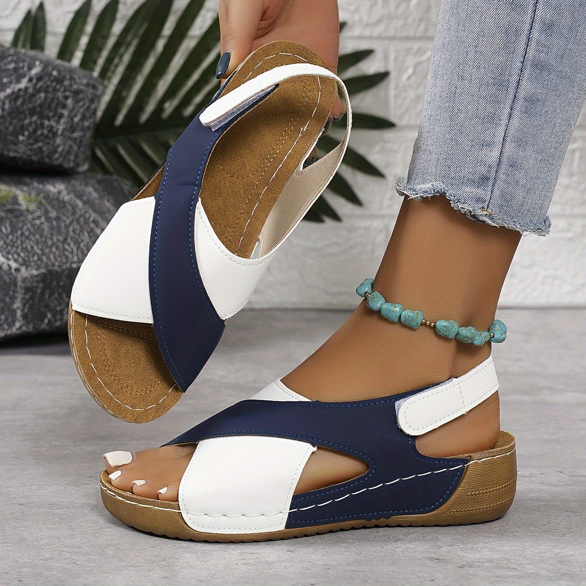 💜💛🧡【36-43】Sandalias de cuña para mujer europeas y americanas, cómodas sandalias playeras con velcro y tira al tobillo.
