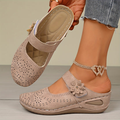 👡 Eleganckie letnie chodaki z wycięciami laserowymi i kwiatami 3D – miękka skóra, lekka, amortyzująca platforma, 6 kolorów, duże rozmiary 36-43! 🌸☀️