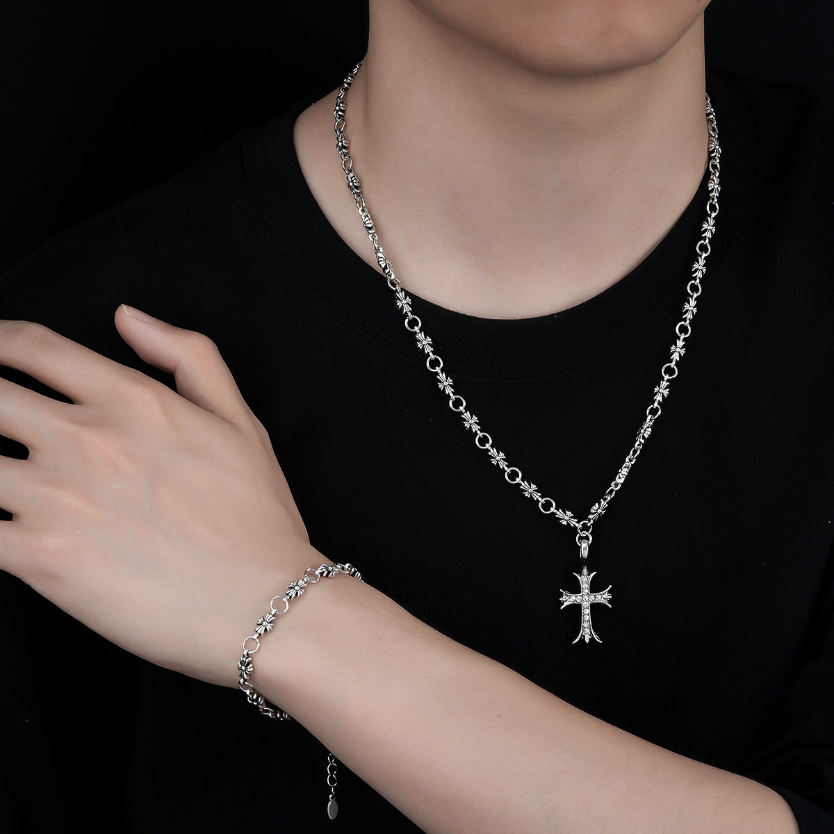 ✝️【50% отстъпка】✨ Комплект колие и гривна с диамантен кръст --- Стилни и универсални бижута